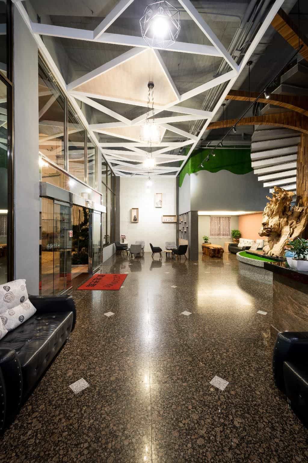 Yadi Hotel