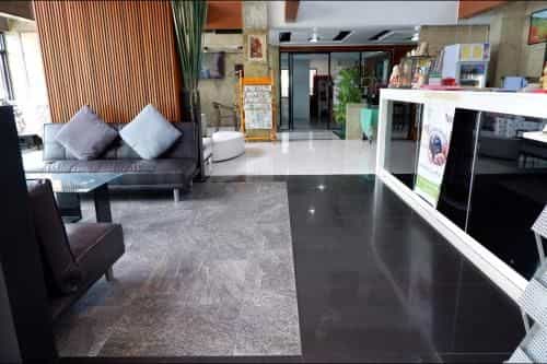ไอเซน บัดเจท โฮเทล แอนด์ เรสซิเดนซ์