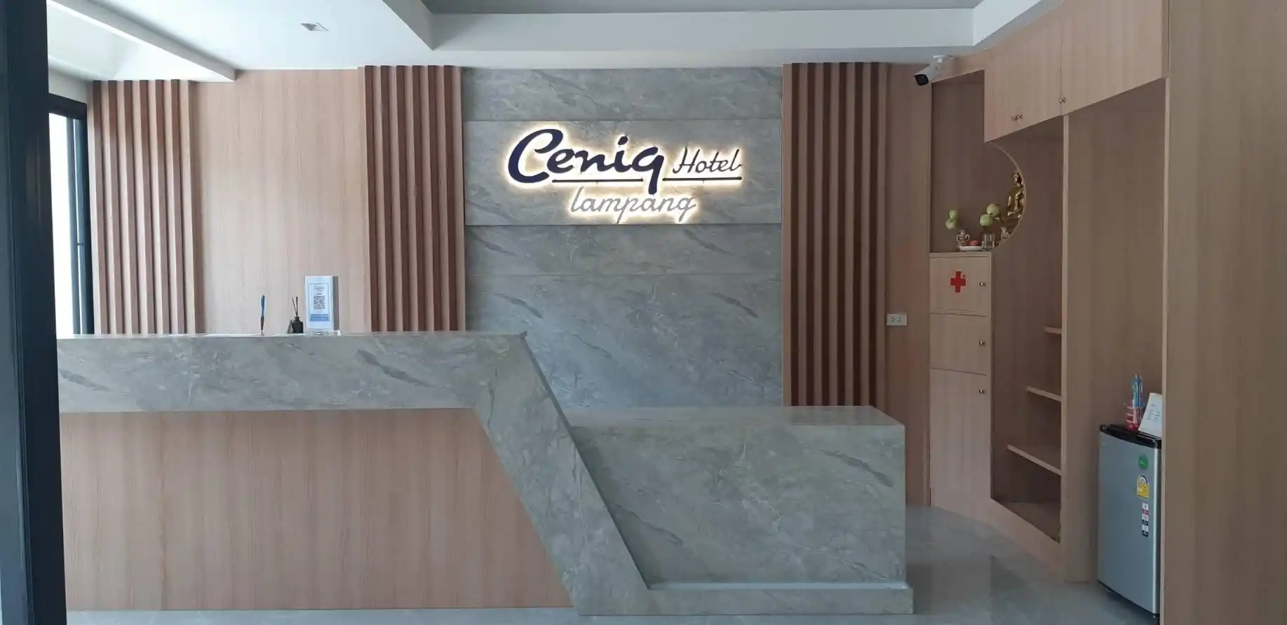 โรงแรมซีนิก โรงแรมซีนิก