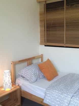 MONTRA-NAKHON GUEST HOUSE MONTRA-NAKHON GUEST HOUSE