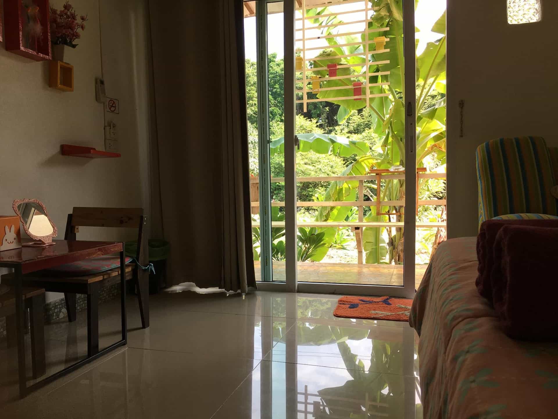 สโลว์ไลฟ์ รีสอร์ท เกาะล้าน