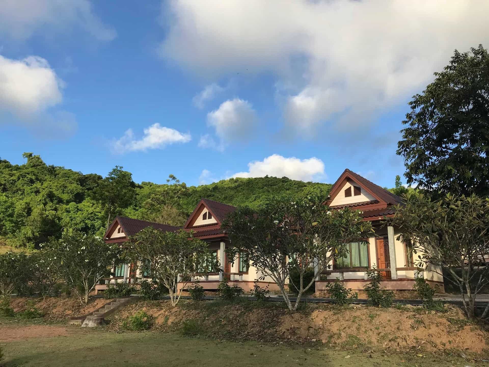 บ้านสวนทิพย์รีสอร์ต สัตหีบ บ้านสวนทิพย์รีสอร์ต สัตหีบ