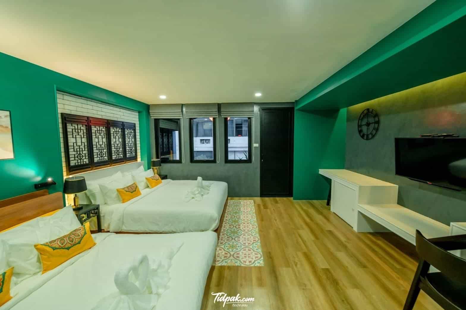 Lynlan Hostel and Cafe