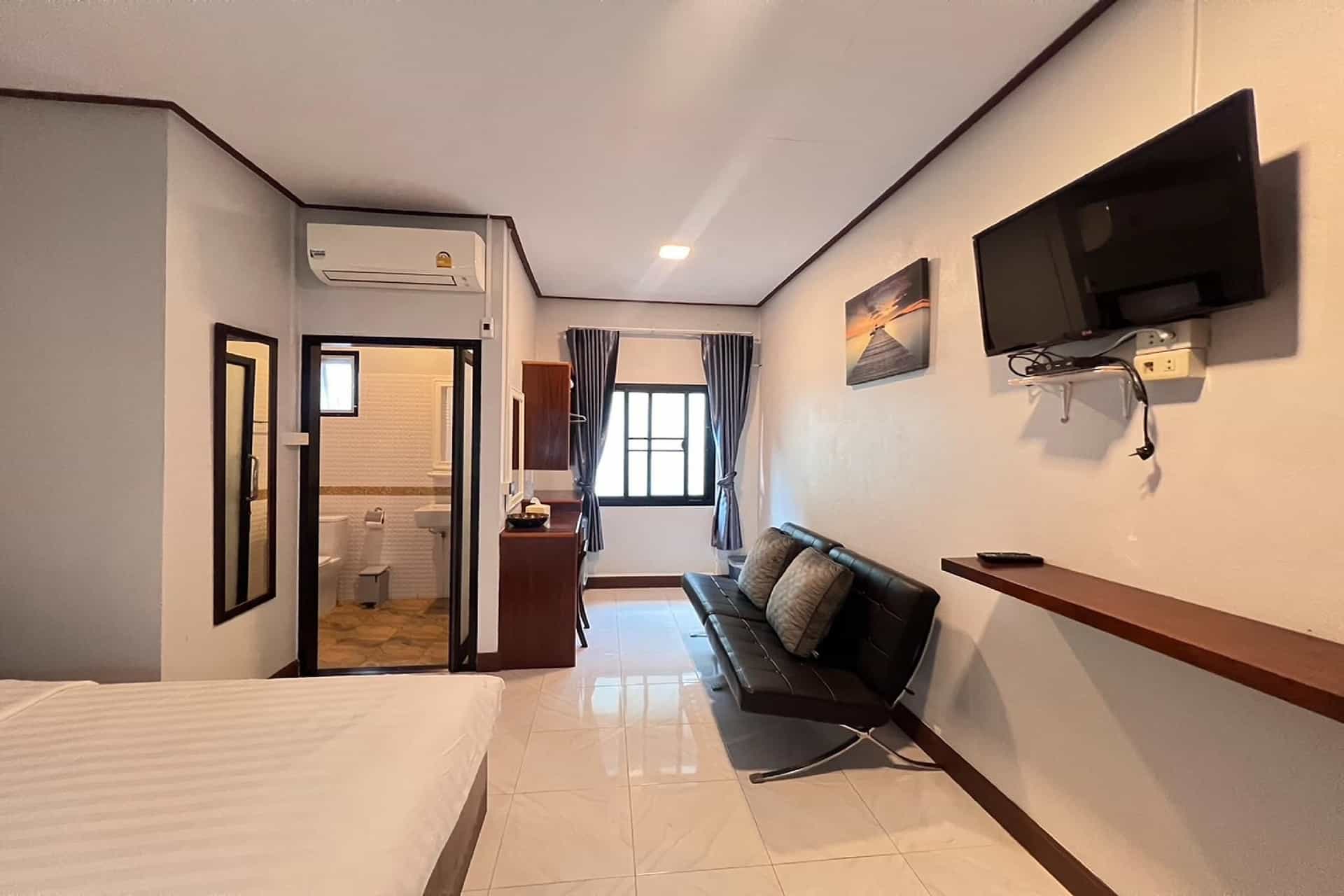 ล้านบัว รีสอร์ท ล้านบัว รีสอร์ท
