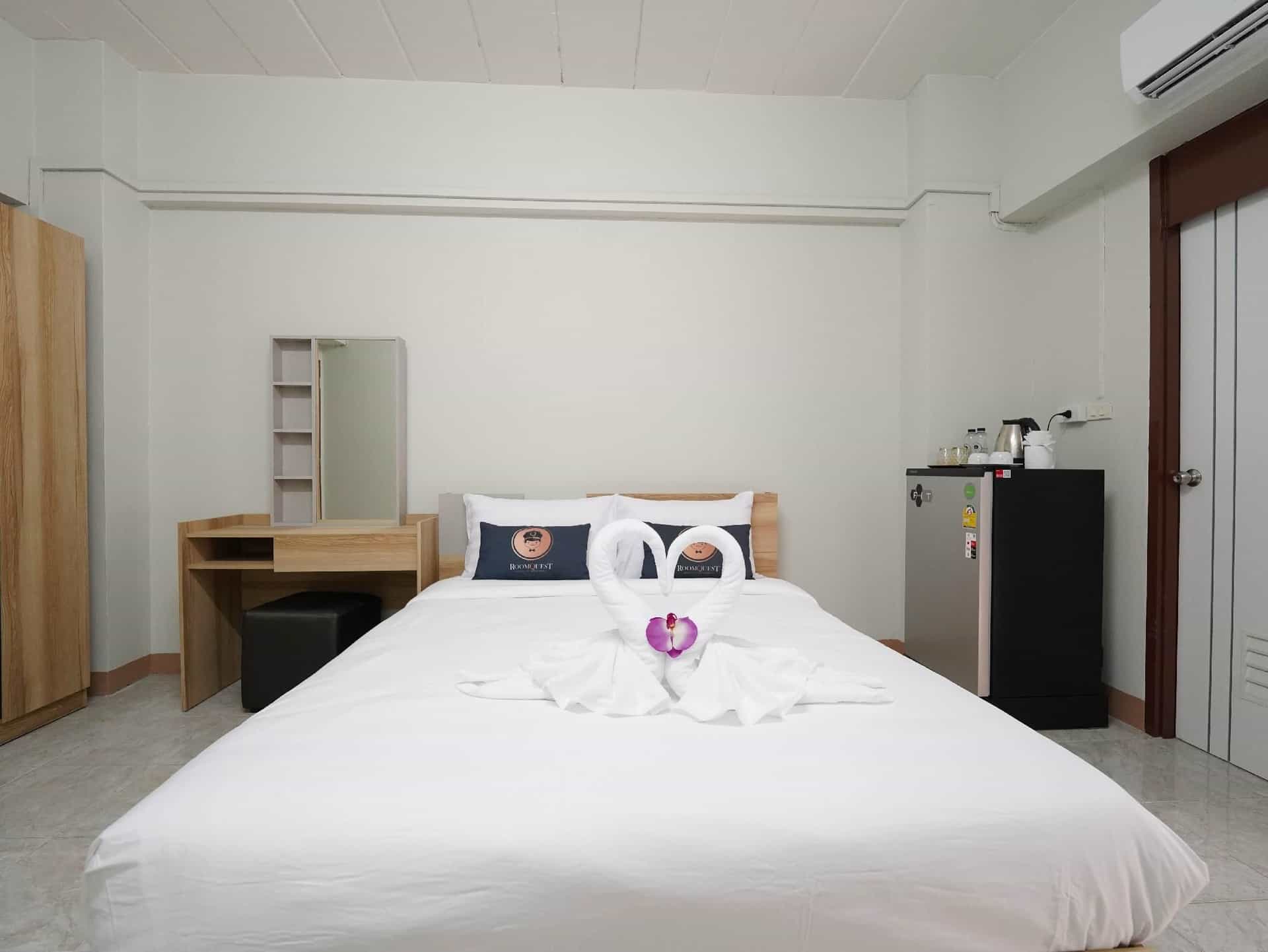 RoomQuest SPS Hotel And Residence