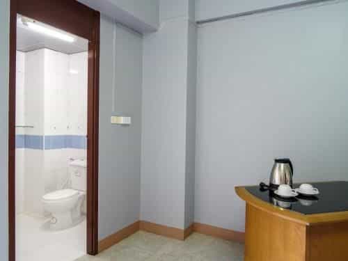 RoomQuest SPS Hotel And Residence