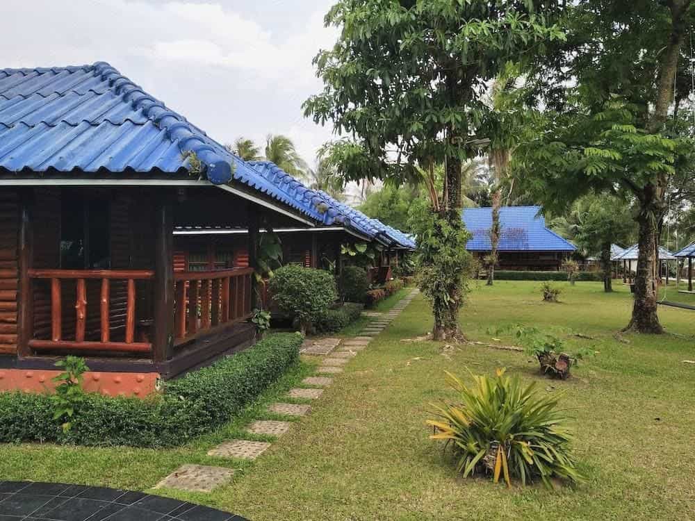 หาดสนรีสอร์ท