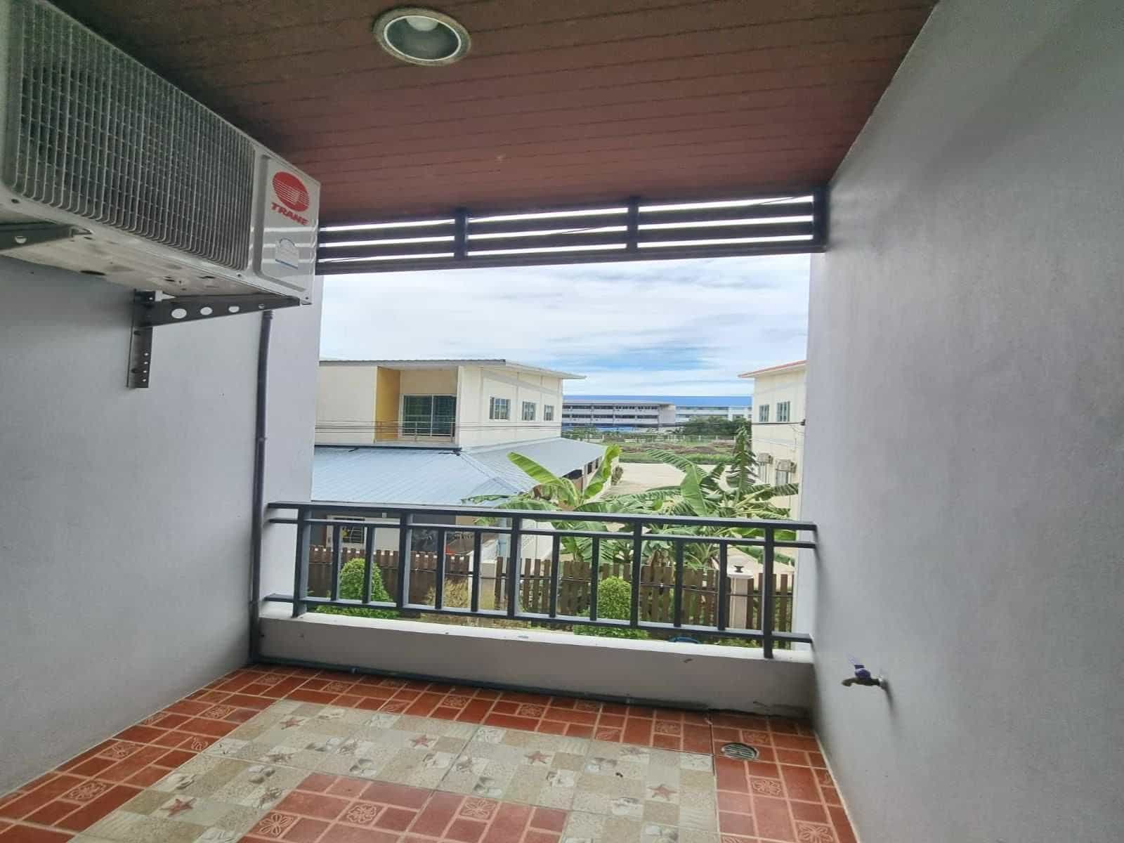 Ratchapruek DC Resort Angthong
