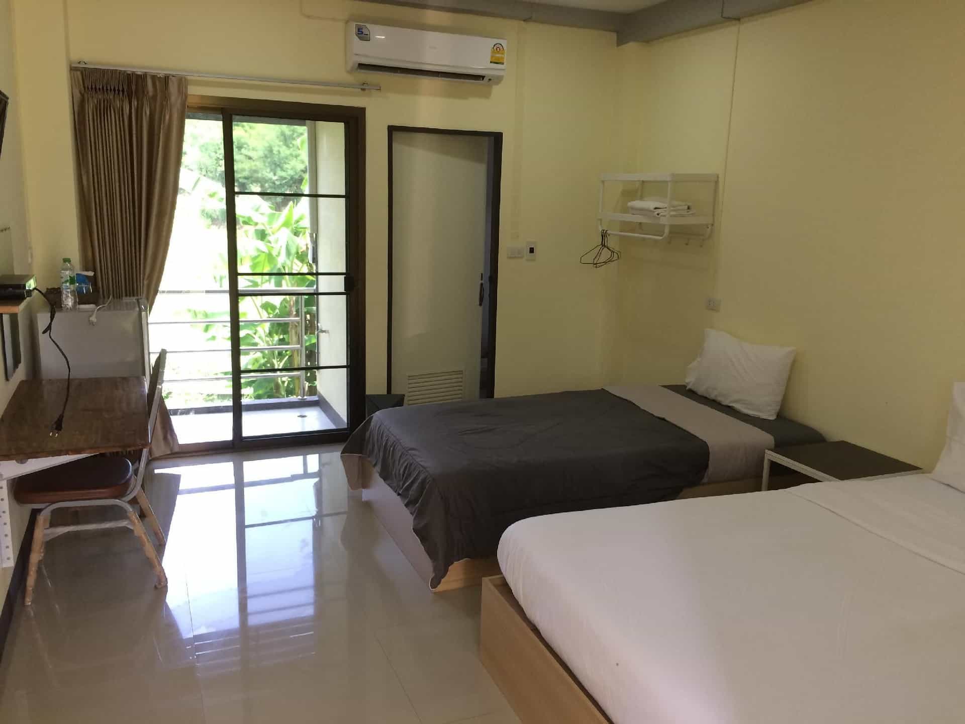 โรงแรมธนกฤต โรงแรมธนกฤต