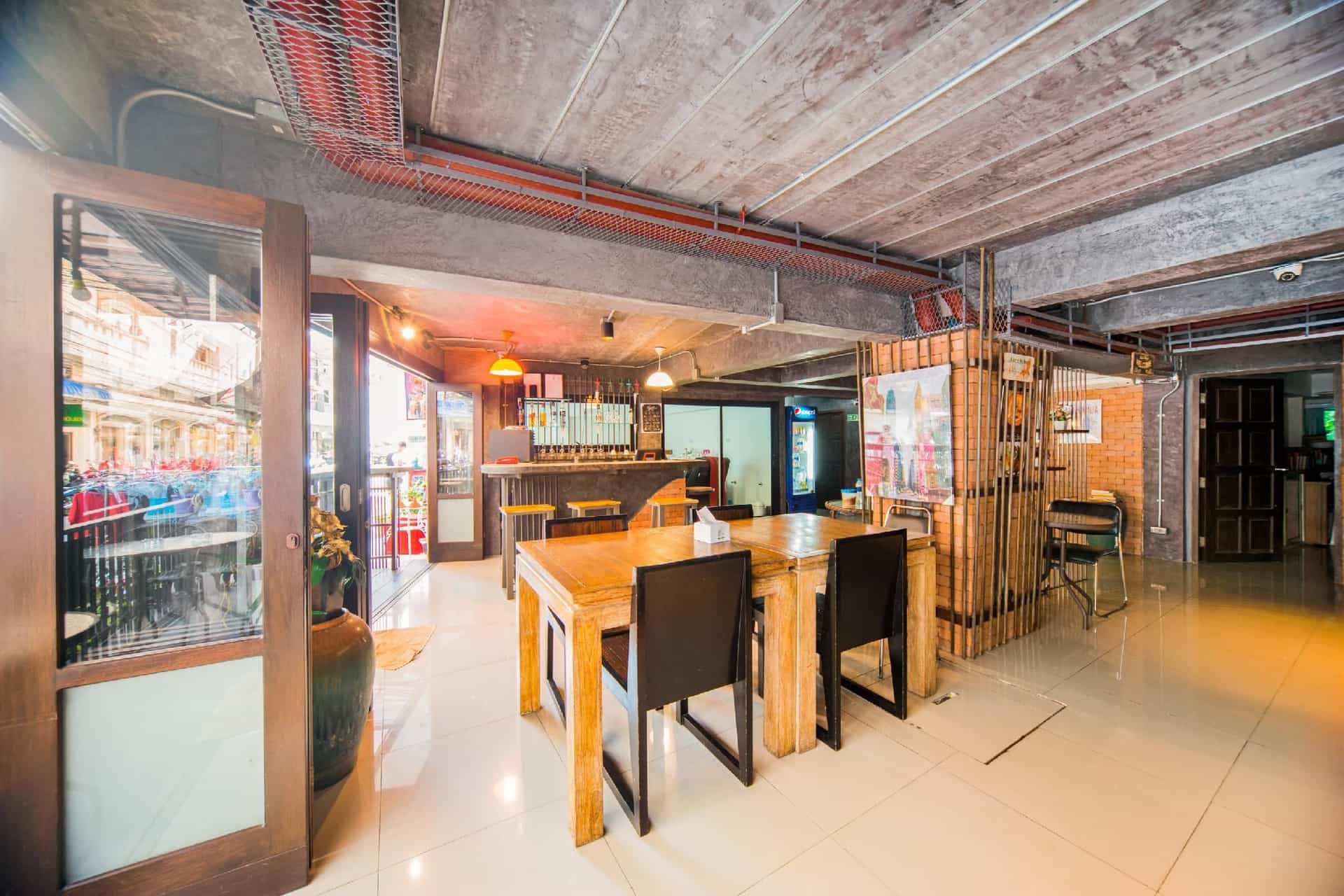 OYO 232 Patong City Hometel