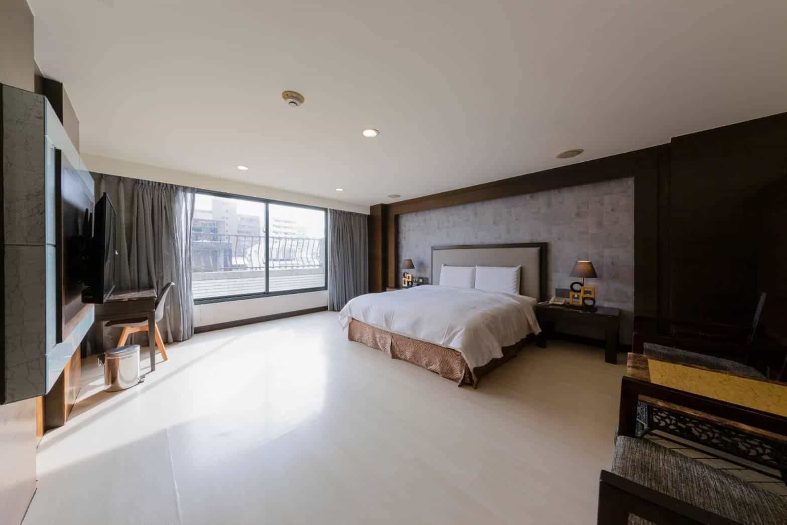 โรงแรมชิห์สุวัน - สถานีคาโอห์เซียง โรงแรมชิห์สุวัน - สถานีคาโอห์เซียง