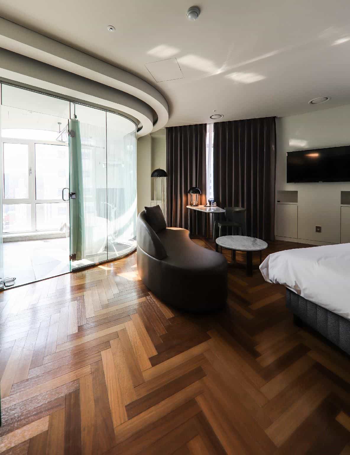 โรงแรมเลอ โซล