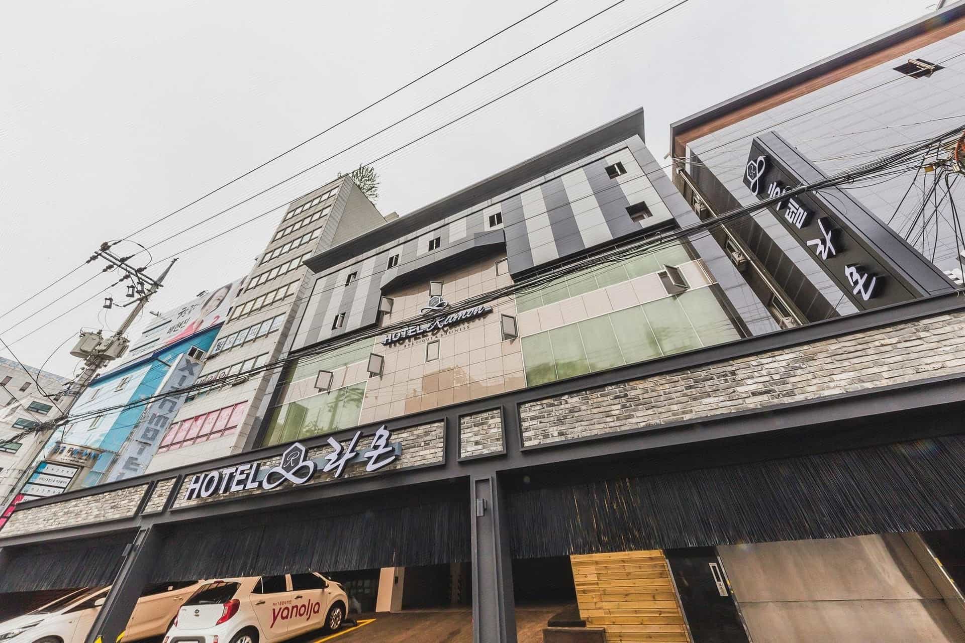 โรงแรมซินชอน รามอน