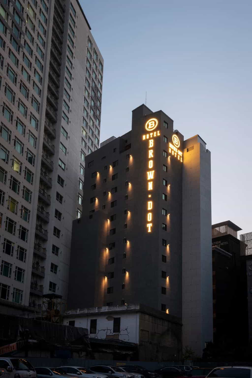 Seomyeon Brown-Dot Hotel Gold