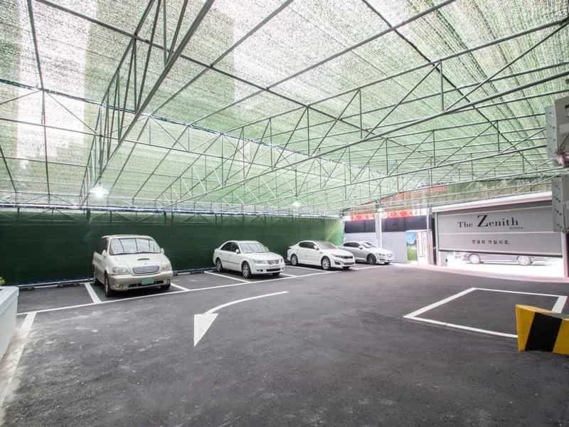 โรงแรมเดอะ ซีนิธ โรงแรมเดอะ ซีนิธ