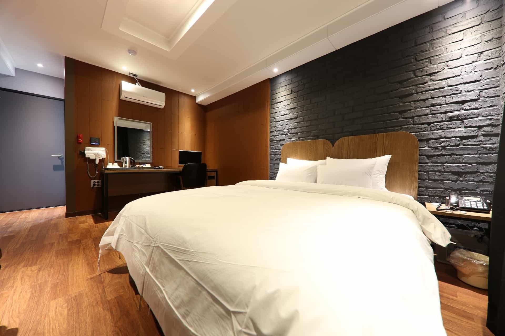 Brown-Dot Hotel Cheonan