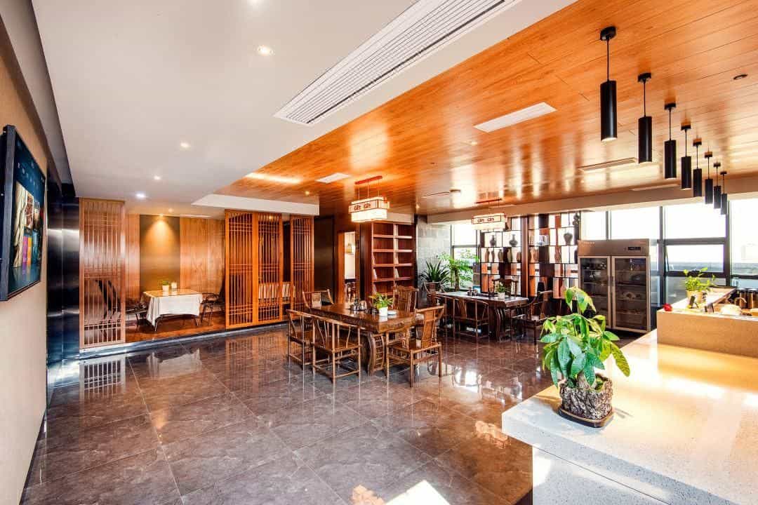 Fendi Hotel Chongbai Hanzheng Square Pitong Subway Station Branch