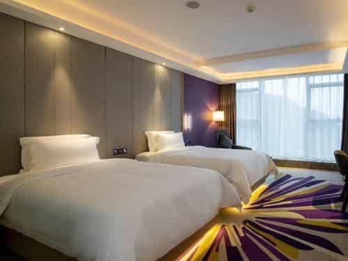 Lavande Hotel - Yibin University Town Convention and Exhibition Center Lavande Hotel - Yibin University Town Convention and Exhibition Center