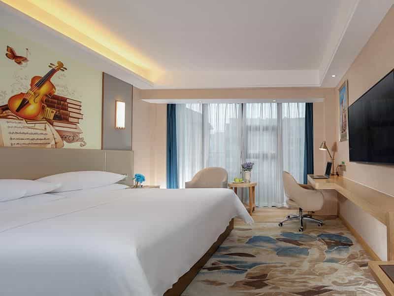 Vienna Hotel Chengdu Xinjin Old Pier Liujianian Metro Station