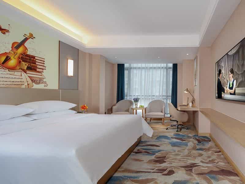 Vienna Hotel Chengdu Xinjin Old Pier Liujianian Metro Station