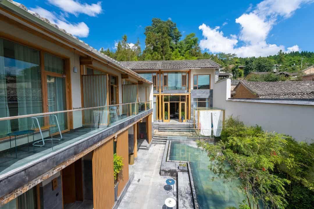 Floral Lux Hotel· Yunbian Hot Spring Hotel