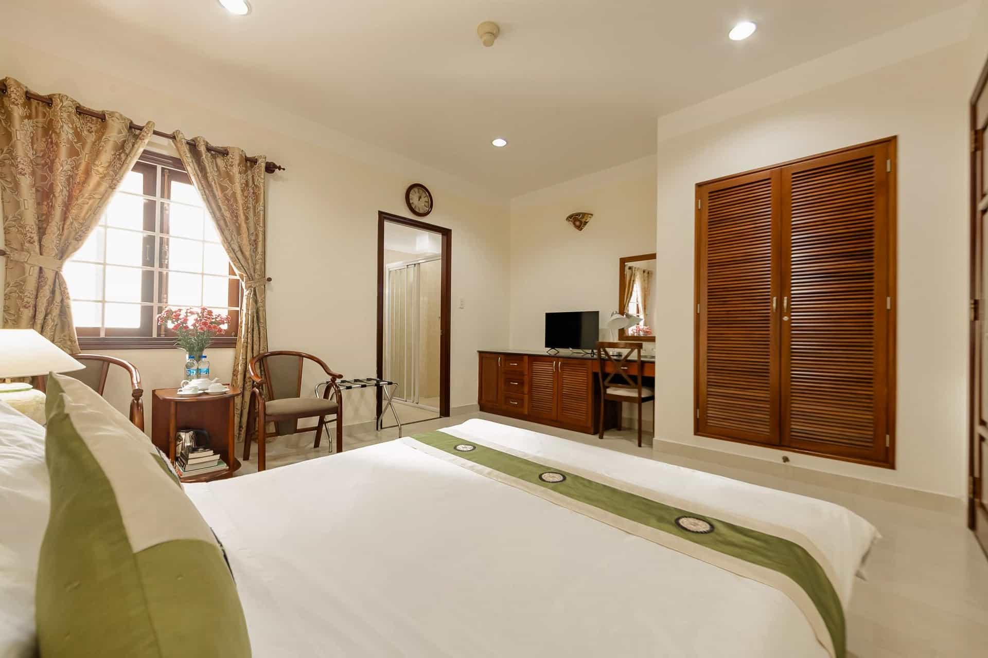 Hung Phong Hotel - Near Dalat Night Market