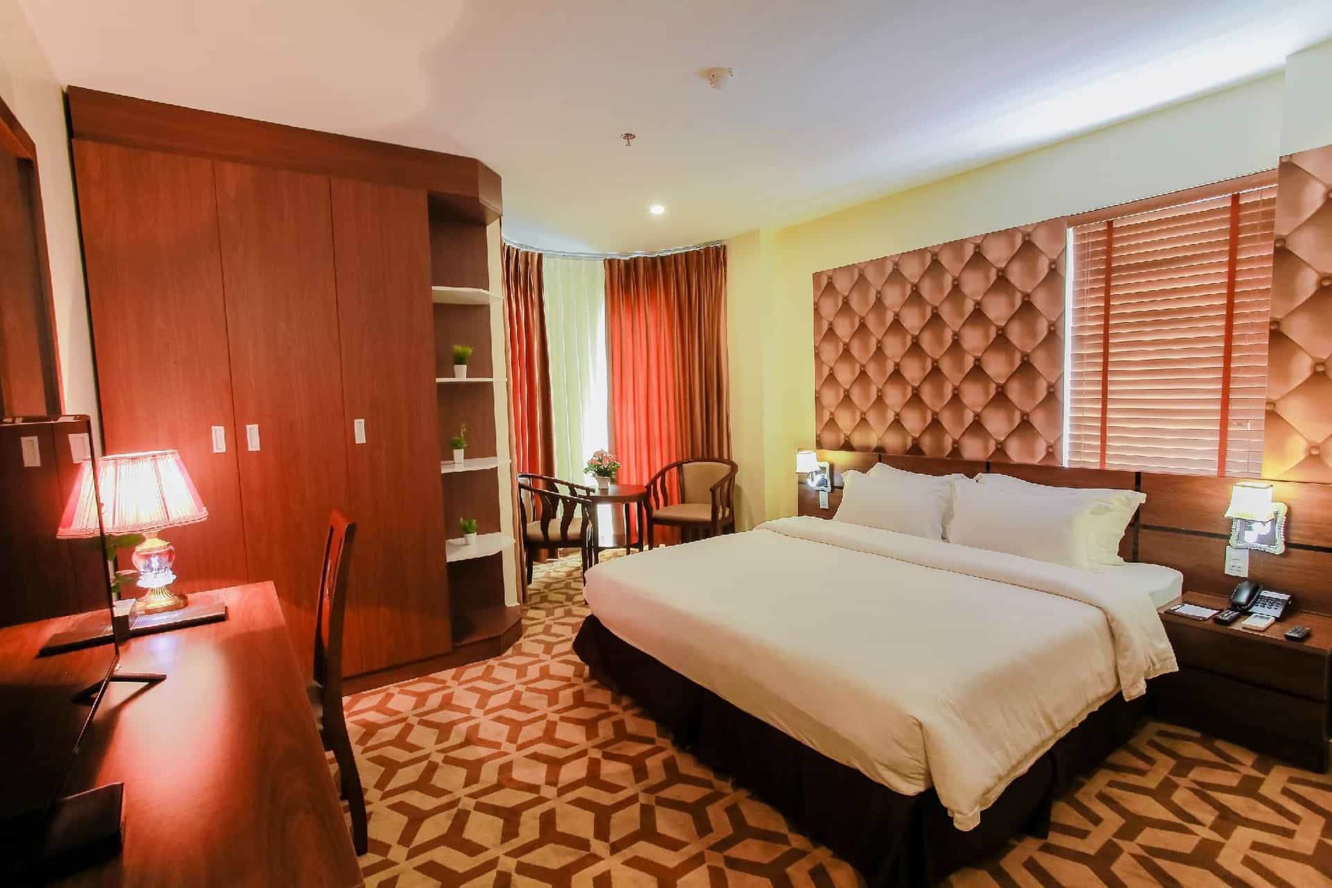 3MG Lakeside Hotel