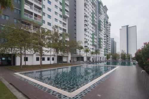 อพาร์ตเมนต์ 3 ห้องนอน 2 ห้องน้ำส่วนตัว ขนาด 80 ตร.ม. – ใจกลางเมืองชะฮ์อาลัม