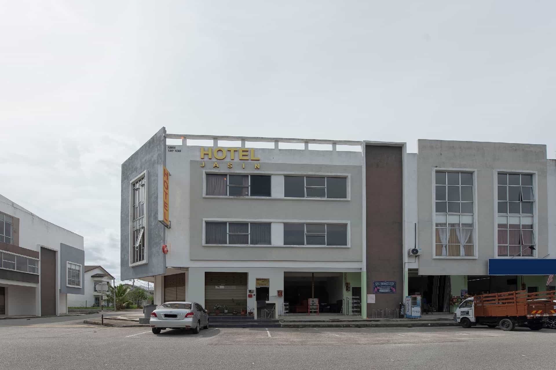 OYO 90380 Hotel Jasin