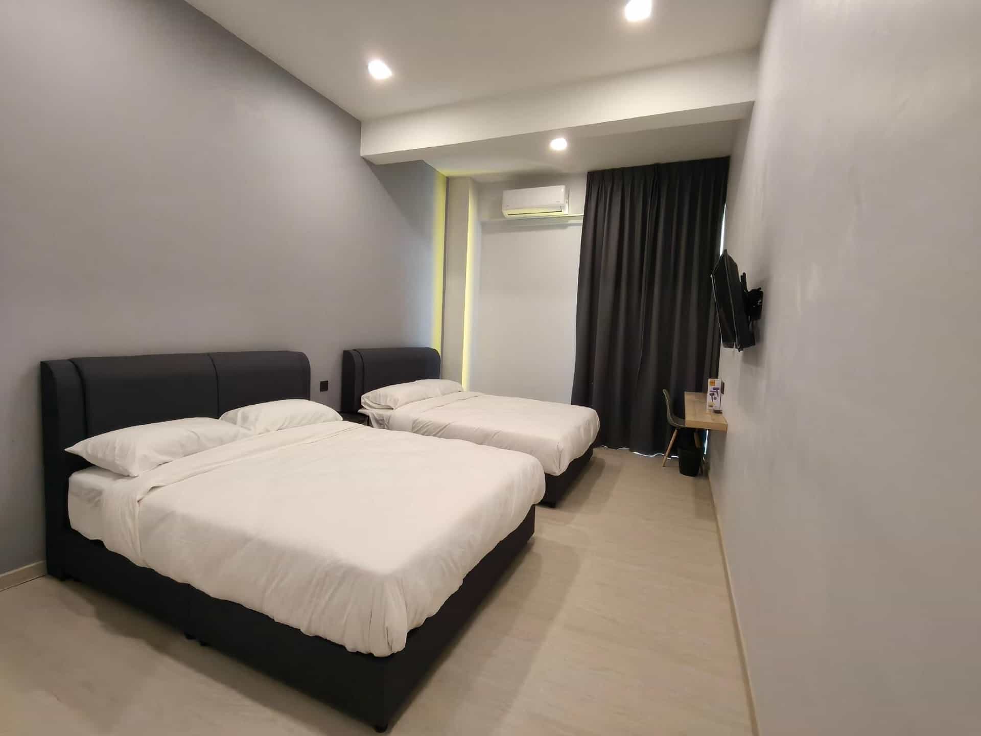 6 ห้องนอน 5 ห้องน้ำส่วนตัว ขนาด 1540 ตร.ม. – กลางเมืองมัวร์
