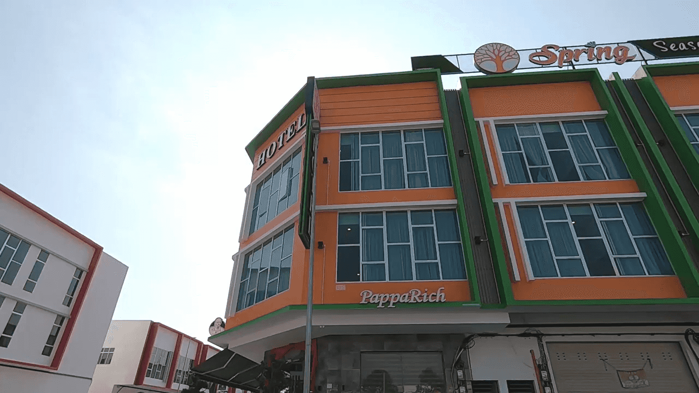 โรงแรมสปริง ซีซั่น