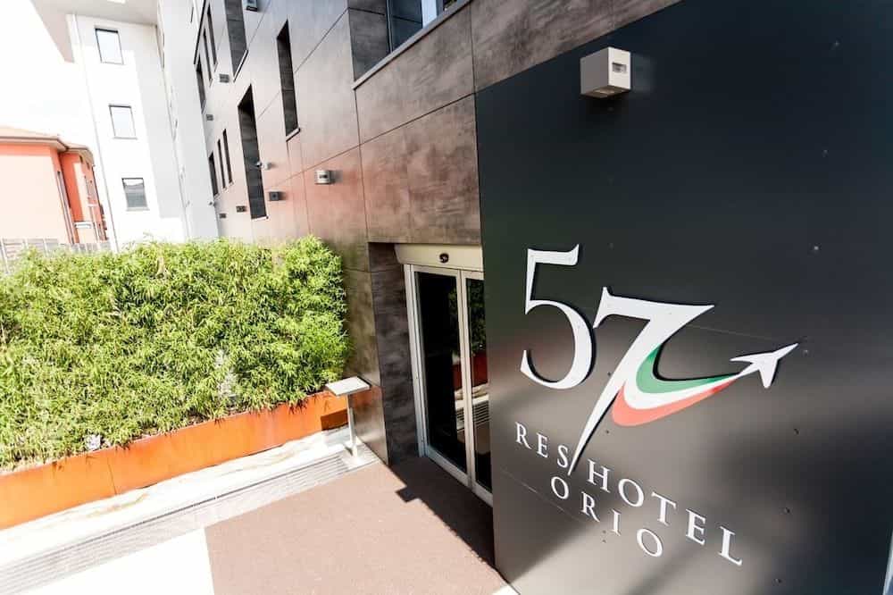 57 Reshotel