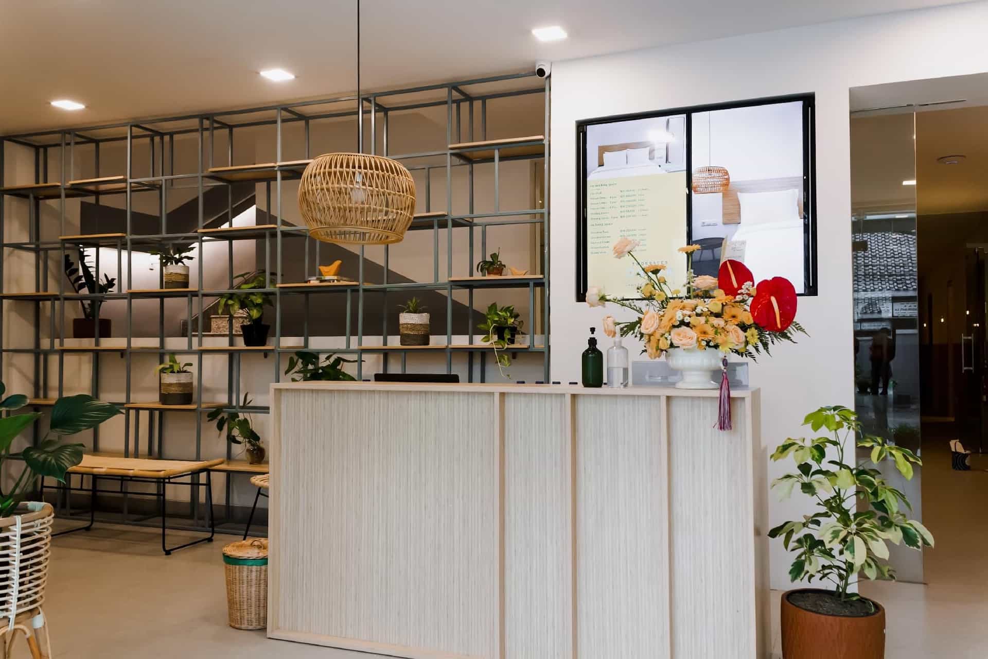 โรงแรมแซงชัวรี่สเปซส์, สลิปิ - โตมัง