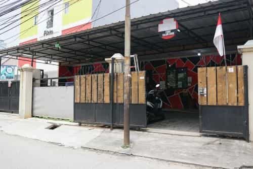 OYO 90304 คอสม่า ตันจุงดูเรน