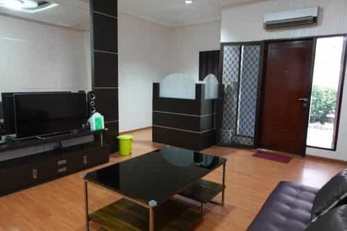 Townhouse MGR2 Pool Side at Central Park Mall Area Townhouse MGR2 Pool Side at Central Park Mall Area