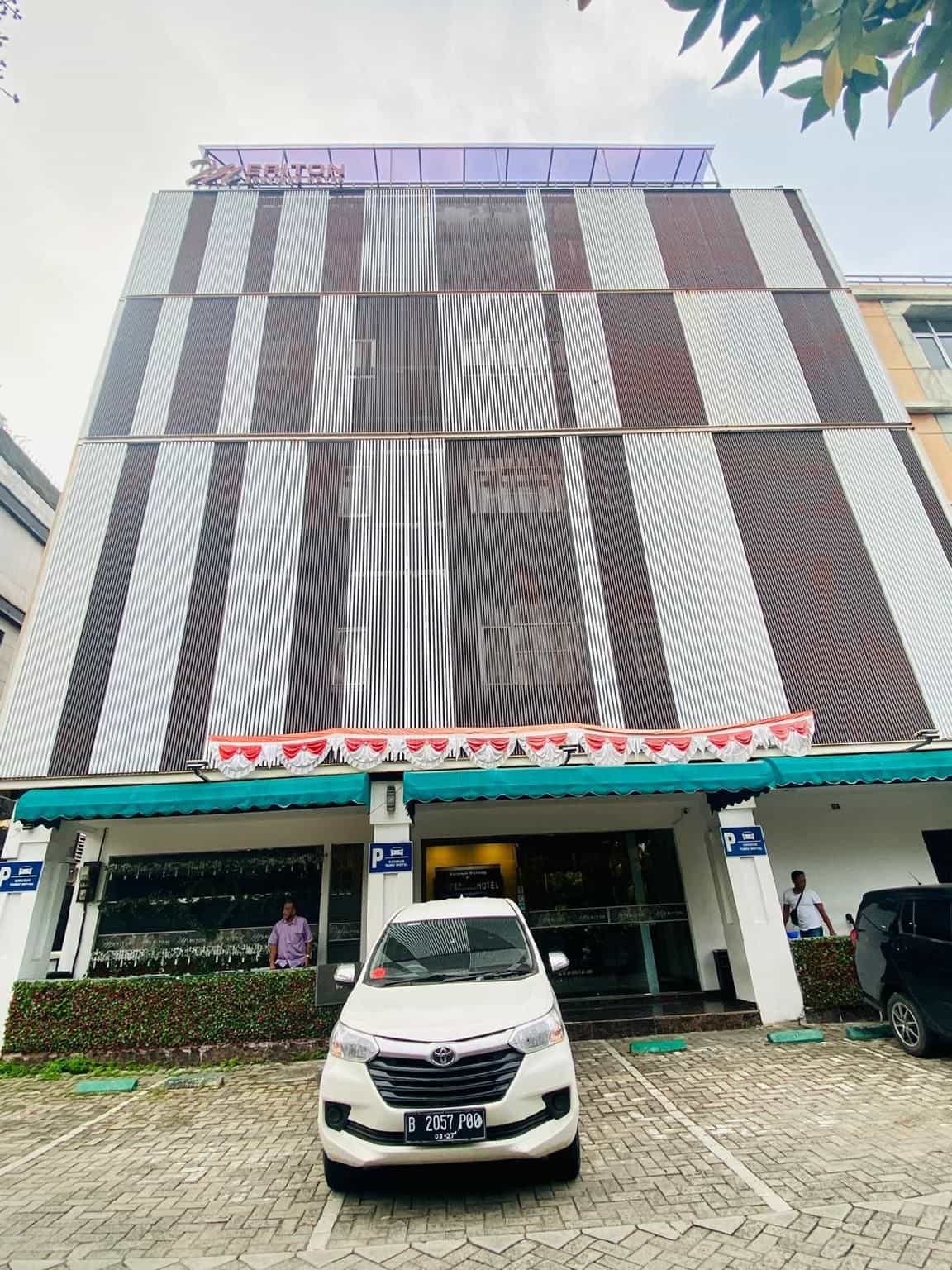 Meriton Boutique Hotel
