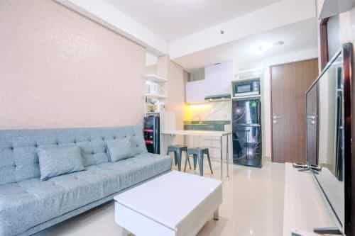 Comfy and Modern 2BR Transpark Cibubur By Travelio
