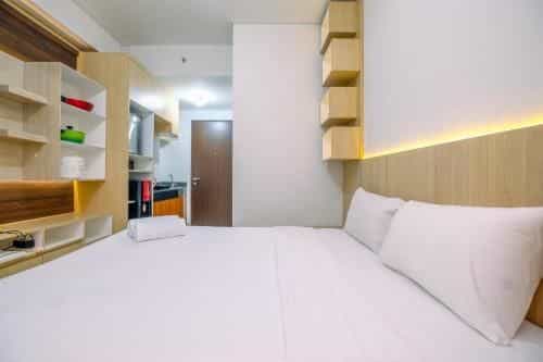 Restful Studio at Transpark Cibubur By Travelio