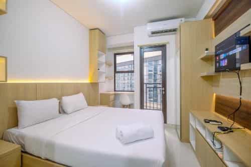 Restful Studio at Transpark Cibubur By Travelio