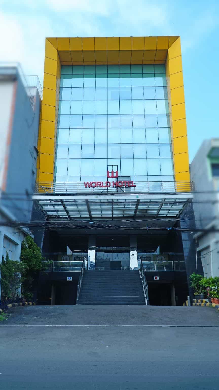 World Hotel