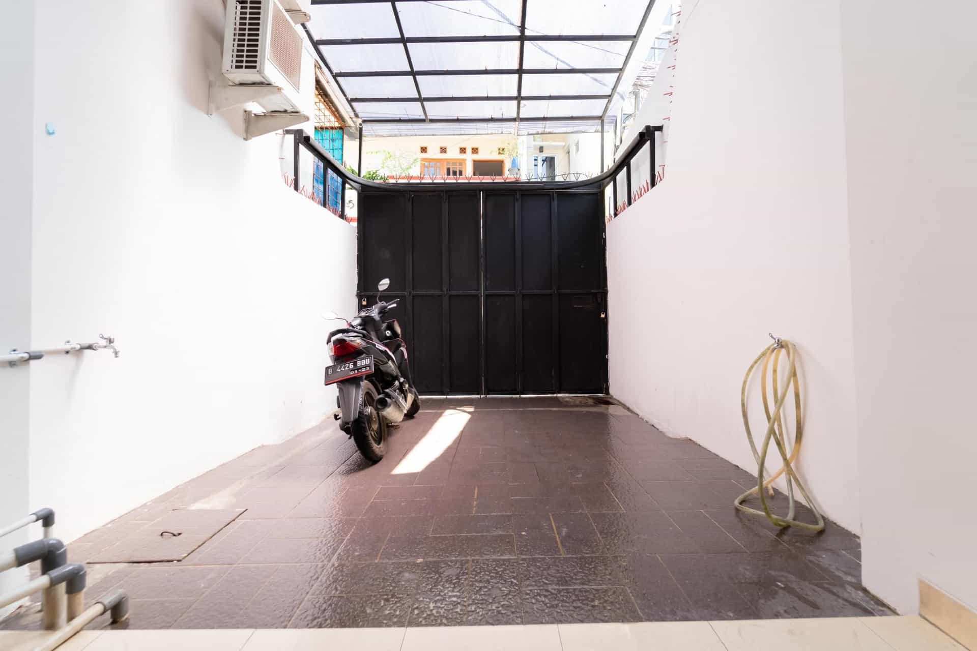 KoolKost Syariah @ Kebon Kacang III Street KoolKost Syariah @ Kebon Kacang III Street