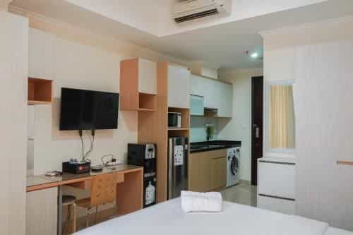 Stunning Studio Room @Menteng Park Apt By Travelio