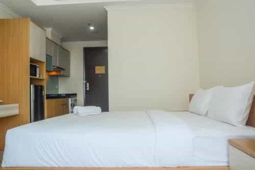 Minimalist Studio at Menteng Park Apt By Travelio
