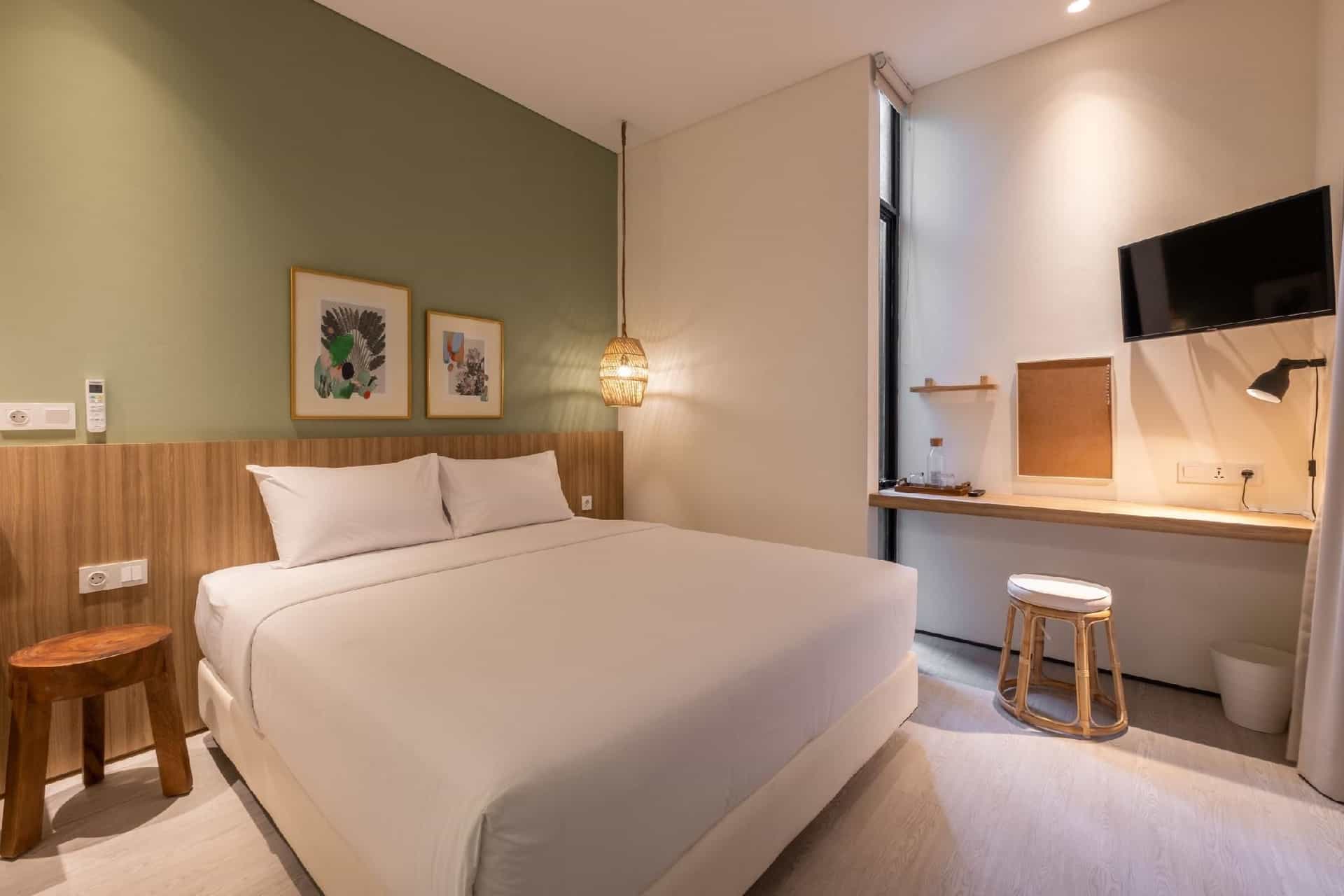 La Boheme Rooms and Coffee