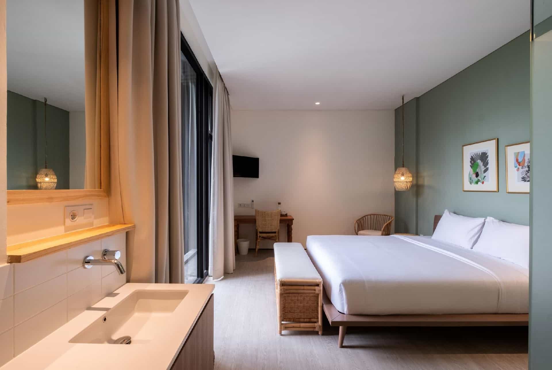 La Boheme Rooms and Coffee