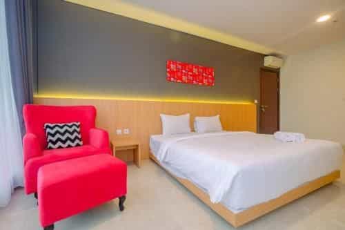 Modern and Spacious 2BR L'Avenue Apt By Travelio