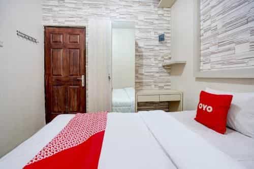 SUPER OYO 90606 Glass House Citraland