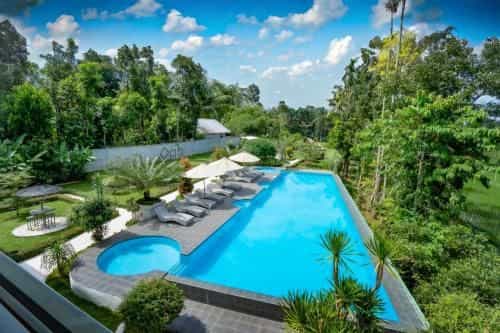 Nirvana Hotel Resort Tetebatu