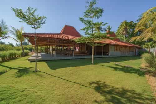 Mangroove Bay Boutique Hostel