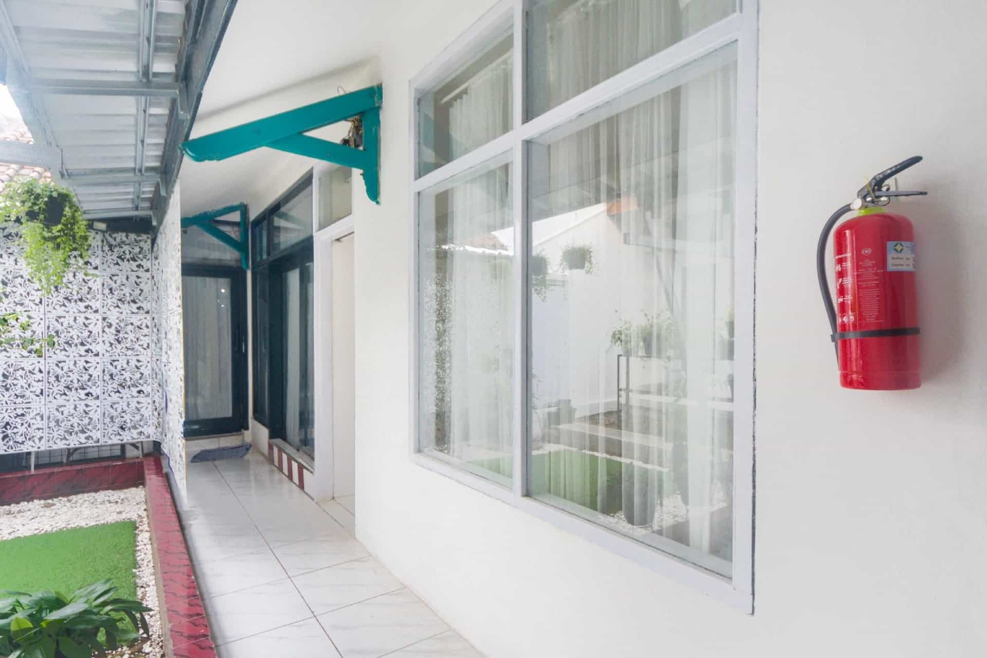 OYO Life 3055 Rumah Enin
